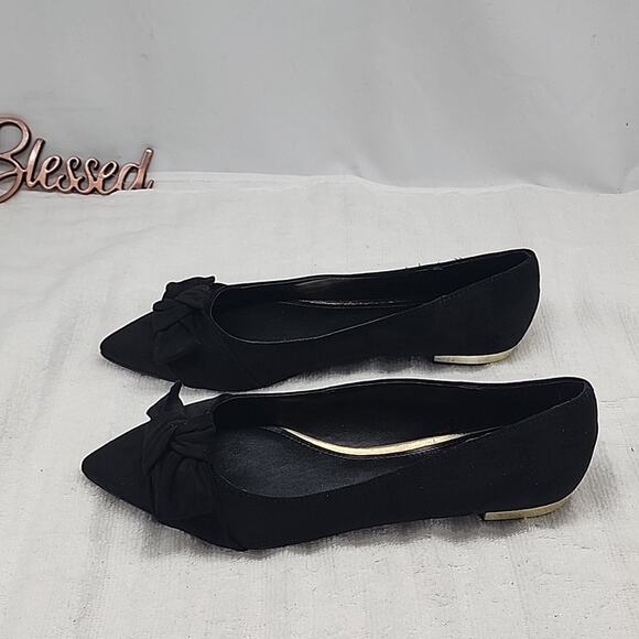 ●NINE WEST●FAVS FLATS BLACK POINTED-TOE GOLD TRIM BOW ON TOE BOX LADIES 8 NWOB - Picture 2 of 16